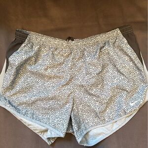 Nike tempo running shorts gray size L